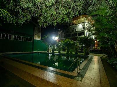 Delma Mount View Hotel Kandy Bagian luar foto