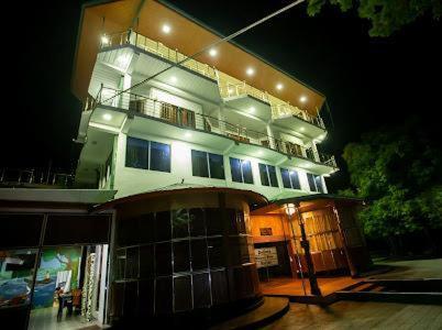 Delma Mount View Hotel Kandy Bagian luar foto
